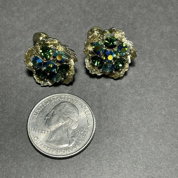 Lisner Vintage Signed Blue Aurora Borealis Rhinestone Silver Screw Earrings - Picture 8 of 8